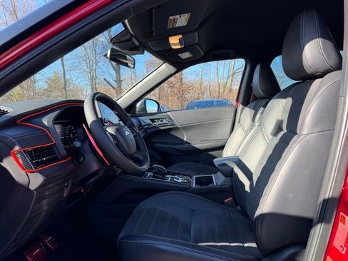 Used 2023 Mitsubishi Outlander SE Black Edition image 17