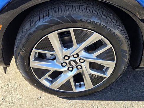 New 2025 Cadillac Optiq Luxury 1 image 9