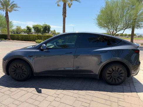 Used 2020 Tesla Model Y Long Range AWD/4WD image 5