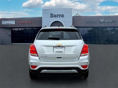 Used 2019 Chevrolet Trax LT w/ LT Convenience Package image 5