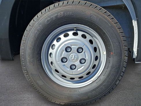 Used 2025 RAM ProMaster 2500 w/ Convenience Group image 7