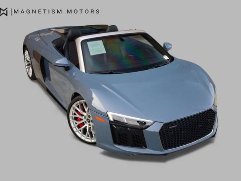 Used 2020 Audi R8 V10 w/ Carbon Exterior Package image 7