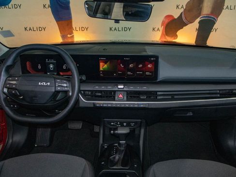 Used 2025 Kia K4 FWD image 3