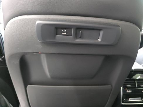 Used 2020 BMW X5 xDrive40i w/ M Sport Package image 26