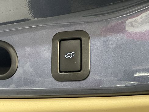 Used 2016 Toyota Highlander Limited image 34