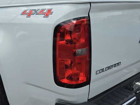 Used 2016 Chevrolet Colorado W/T w/ WT Convenience Package AWD/4WD image 10