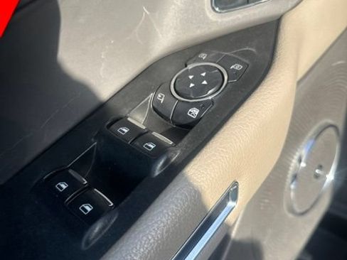 Used 2019 Ford Expedition Max Limited RWD image 7