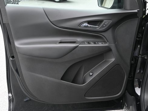 Used 2024 Chevrolet Equinox LT image 18