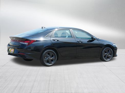 Used 2023 Hyundai Elantra SEL FWD image 7