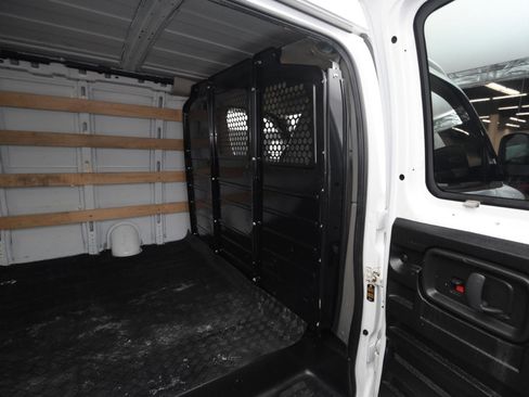 Used 2020 Chevrolet Express 2500 w/ Driver Convenience Package image 17