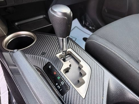 Used 2015 Toyota RAV4 XLE AWD/4WD image 22