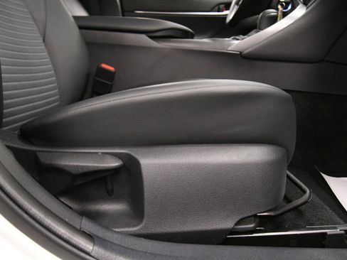 Used 2022 Toyota Camry SE w/ Carpet Mat Package (TMS) FWD image 26