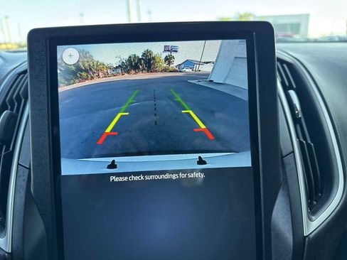 Used 2023 Ford Edge SE image 27