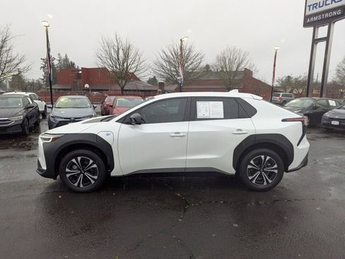 Used 2023 Subaru Solterra AWD image 2