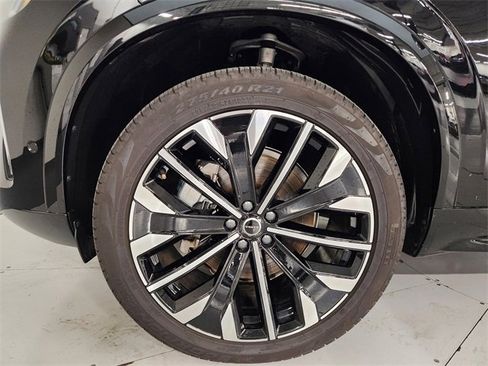 Used 2025 Volvo XC90 B5 Plus image 7