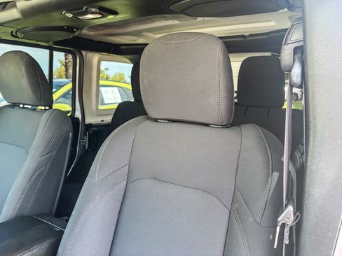 Used 2018 Jeep Wrangler Unlimited Sport AWD/4WD image 23