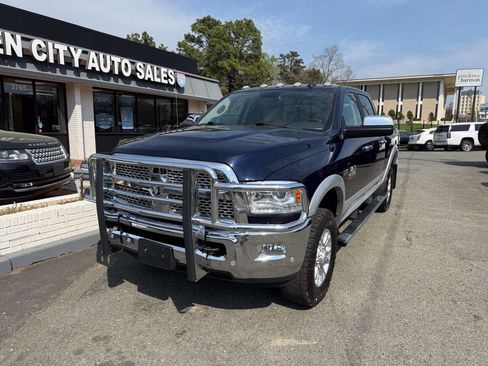Used 2018 RAM 2500 Laramie w/ Snow Chief Group AWD/4WD image 3