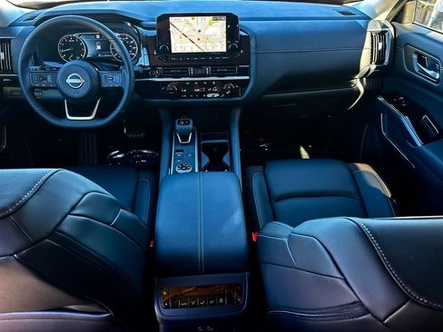 New 2025 Nissan Pathfinder SL w/ Cargo Package image 8