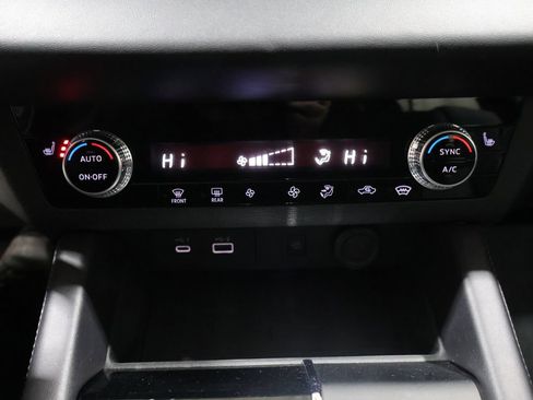 Used 2024 Mitsubishi Outlander SEL AWD/4WD image 31