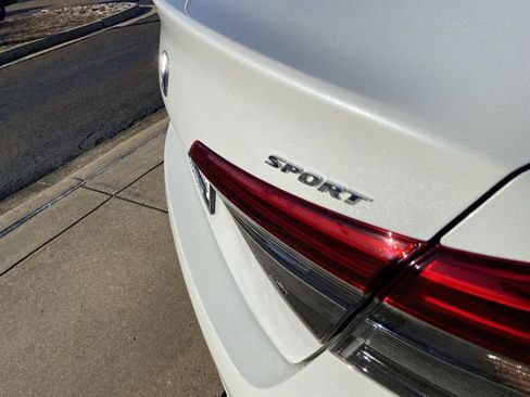 Used 2022 Honda Civic Sport image 16