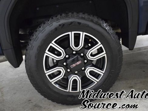 Used 2022 GMC Sierra 2500 AT4 w/ AT4 Premium Plus Package image 10