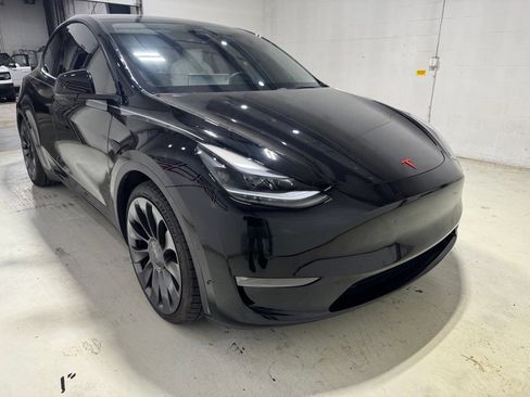 Used 2022 Tesla Model Y Performance AWD/4WD image 10