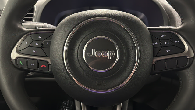 Used 2022 Jeep Renegade Latitude AWD/4WD image 15
