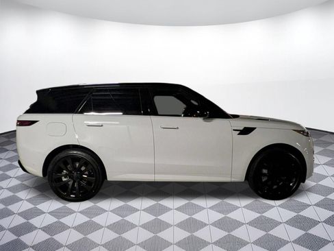 New 2026 Land Rover Range Rover Sport Dynamic SE AWD/4WD image 6