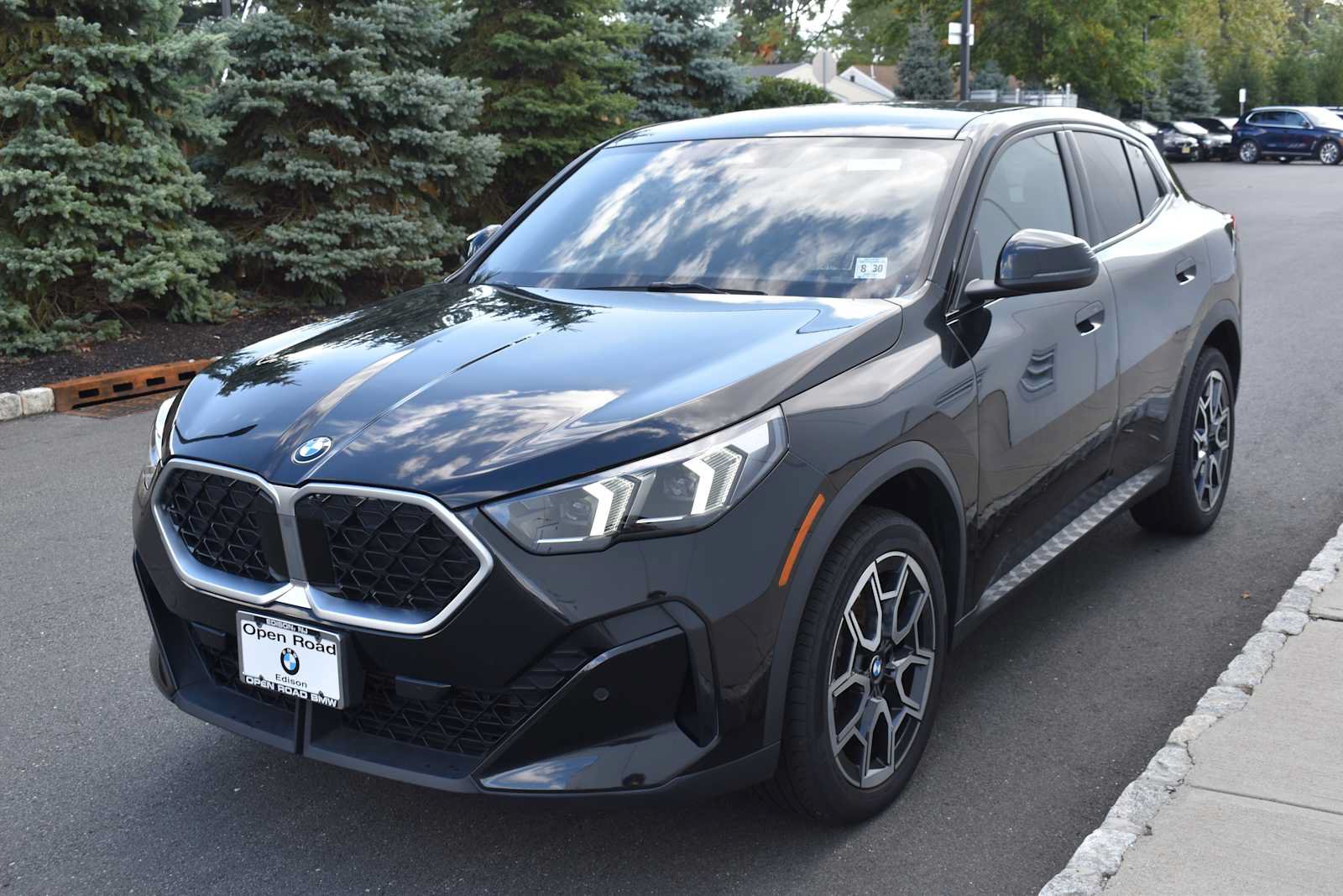 Used 2026 BMW X2 xDrive28i AWD/4WD image 2