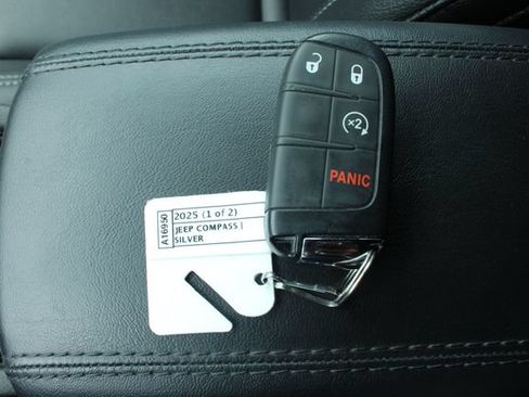 Used 2025 Jeep Compass Limited AWD/4WD image 28