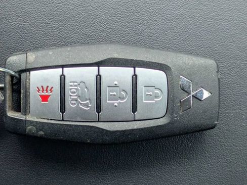 Used 2024 Mitsubishi Outlander SE FWD image 34