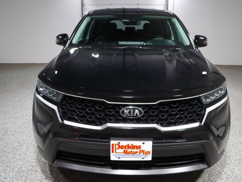 Used 2021 Kia Sorento LX image 4