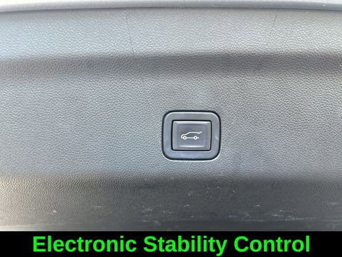 Used 2024 GMC Yukon XL SLT RWD image 35