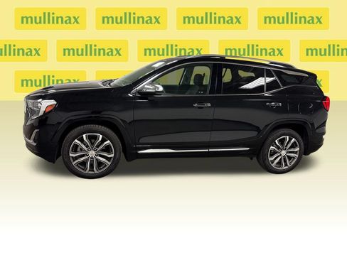 Used 2020 GMC Terrain Denali w/ Denali Premium Package FWD image 9