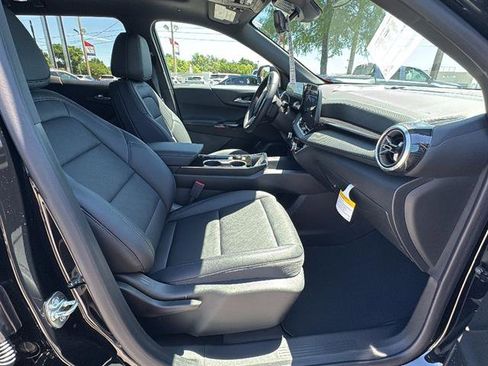 New 2026 Chevrolet Equinox LT w/ Convenience Package II FWD image 14