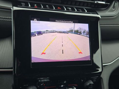 New 2025 Jeep Grand Cherokee Altitude RWD image 35