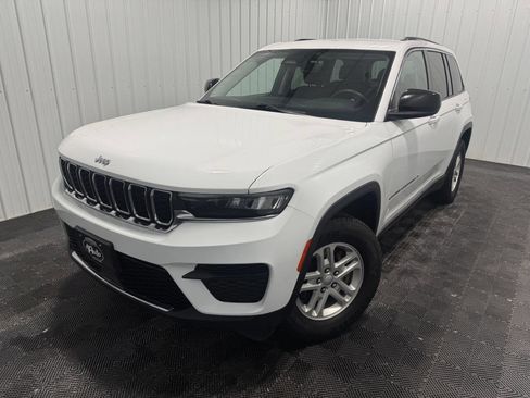 Used 2023 Jeep Grand Cherokee Laredo w/ Luxury Tech Group I image 48