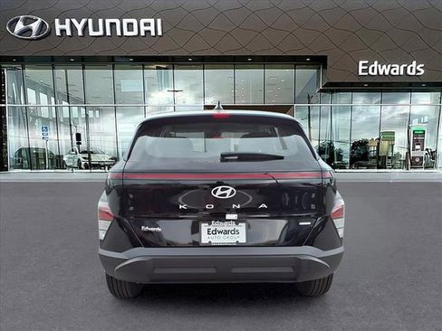 New 2026 Hyundai Kona SE image 6