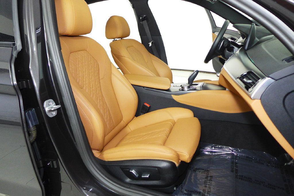 Used 2023 BMW 540i w/ M Sport Package RWD image 19