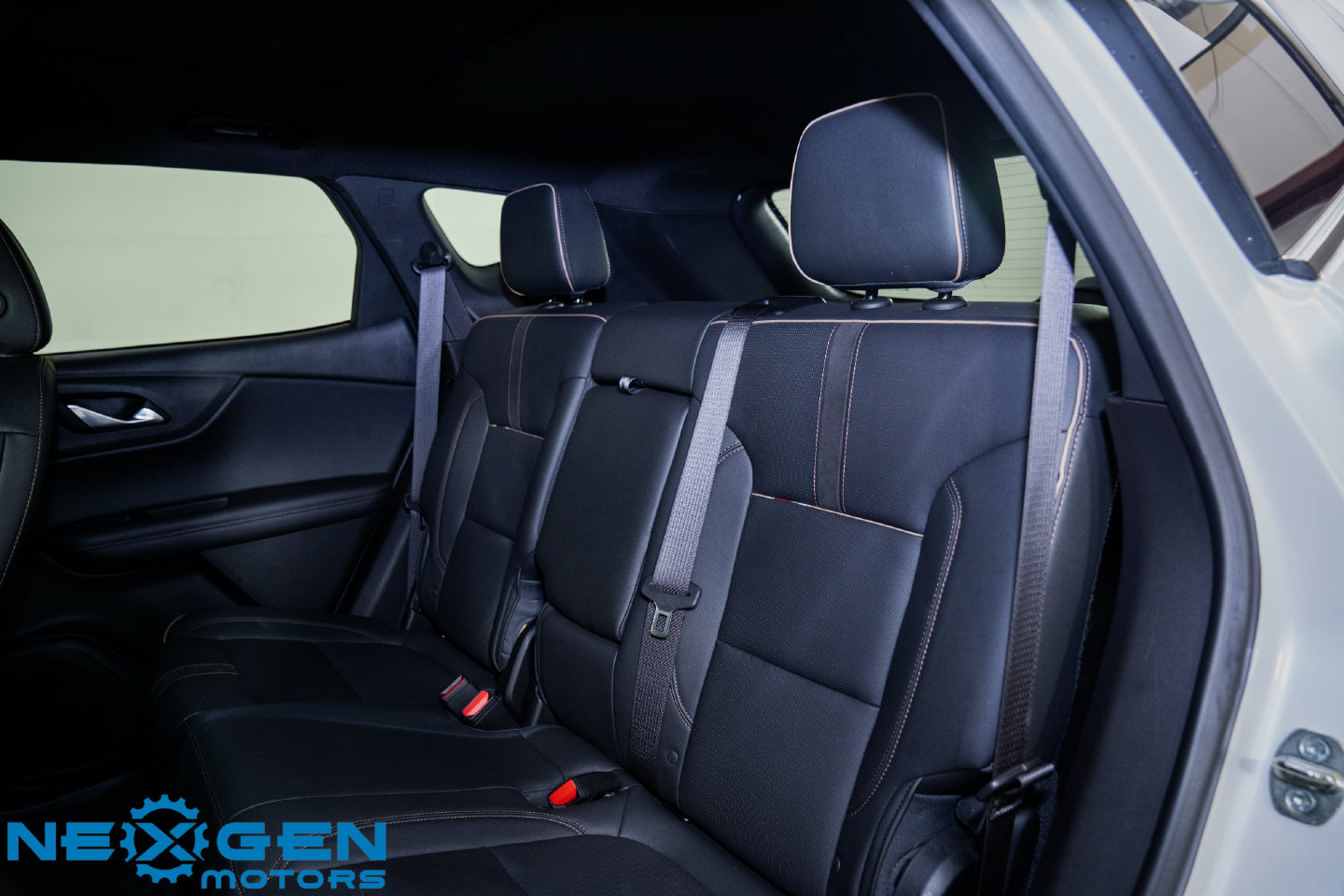 Used 2022 Chevrolet Blazer Premier w/ Enhanced Convenience Package AWD/4WD image 33