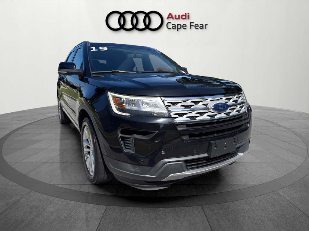 Used 2019 Ford Explorer XLT w/ Equipment Group 202A AWD/4WD image 10