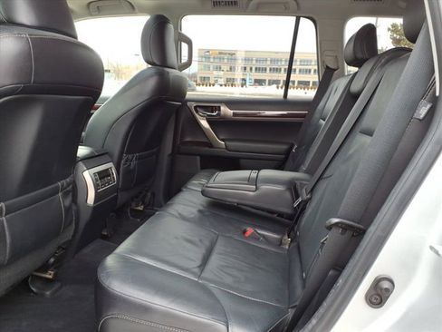 Used 2016 Lexus GX 460 w/ Premium Package AWD/4WD image 9