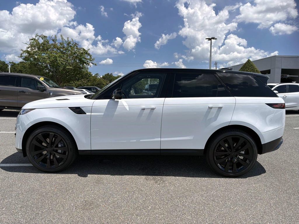 New 2026 Land Rover Range Rover Sport SE AWD/4WD image 2