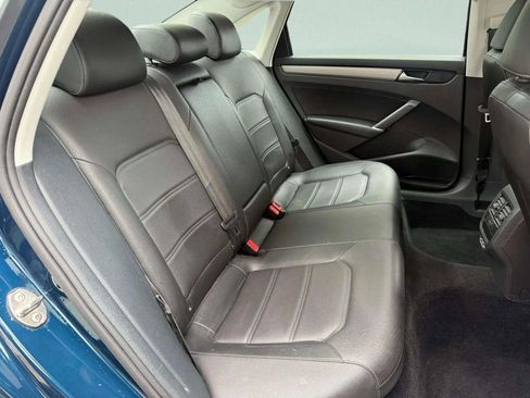 Used 2022 Volkswagen Passat 2.0T SE image 11