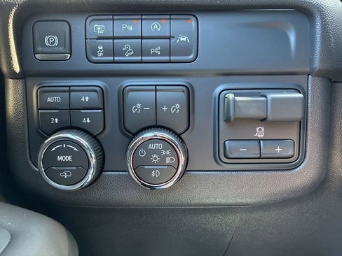 New 2026 Chevrolet Suburban High Country image 22