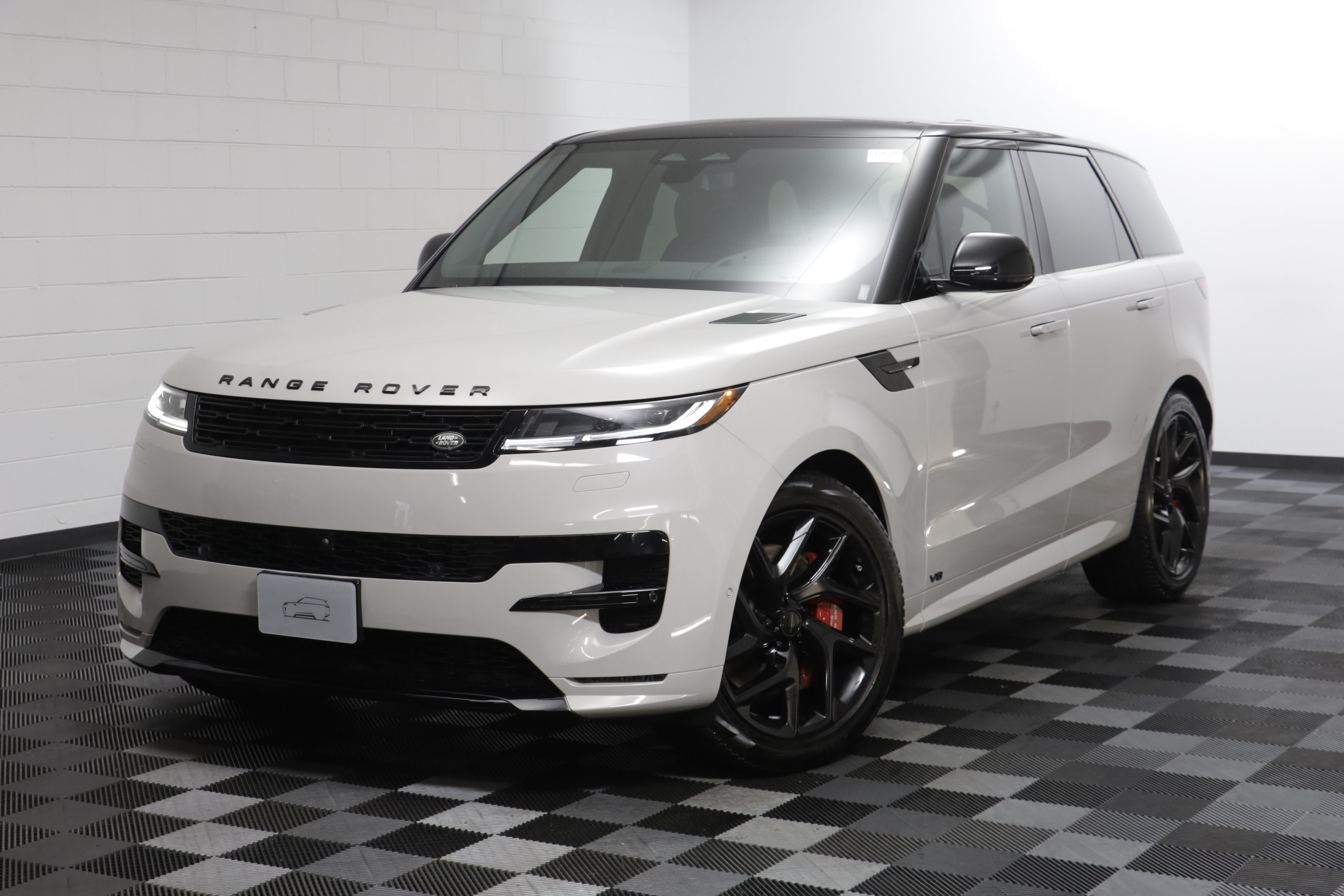 Certified 2026 Land Rover Range Rover Sport Dynamic SE AWD/4WD image 1