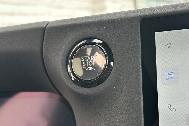 Used 2024 Lexus GX 550 w/ Accessory Package (Z1) AWD/4WD image 28