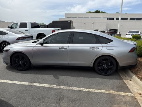 Used 2024 Honda Accord Sport image 7