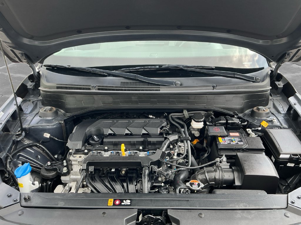 Used 2024 Hyundai Venue SEL FWD image 18