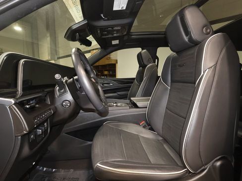 Certified 2024 Cadillac Escalade Sport w/ LPO, ONYX Package image 25